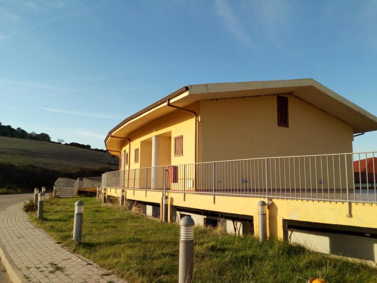 Hotel Bena E Traes Laerru Exteriör bild